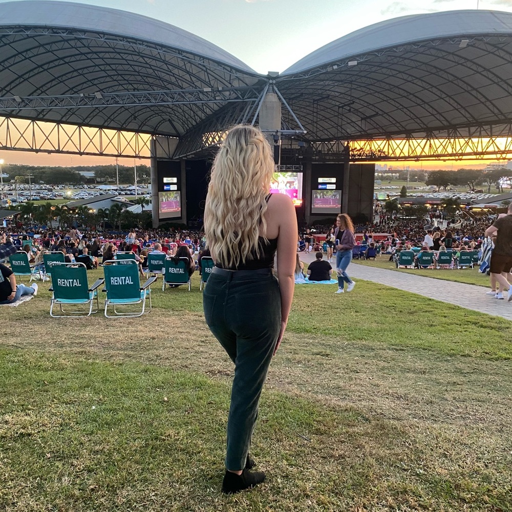 Meet your Posher, Vera